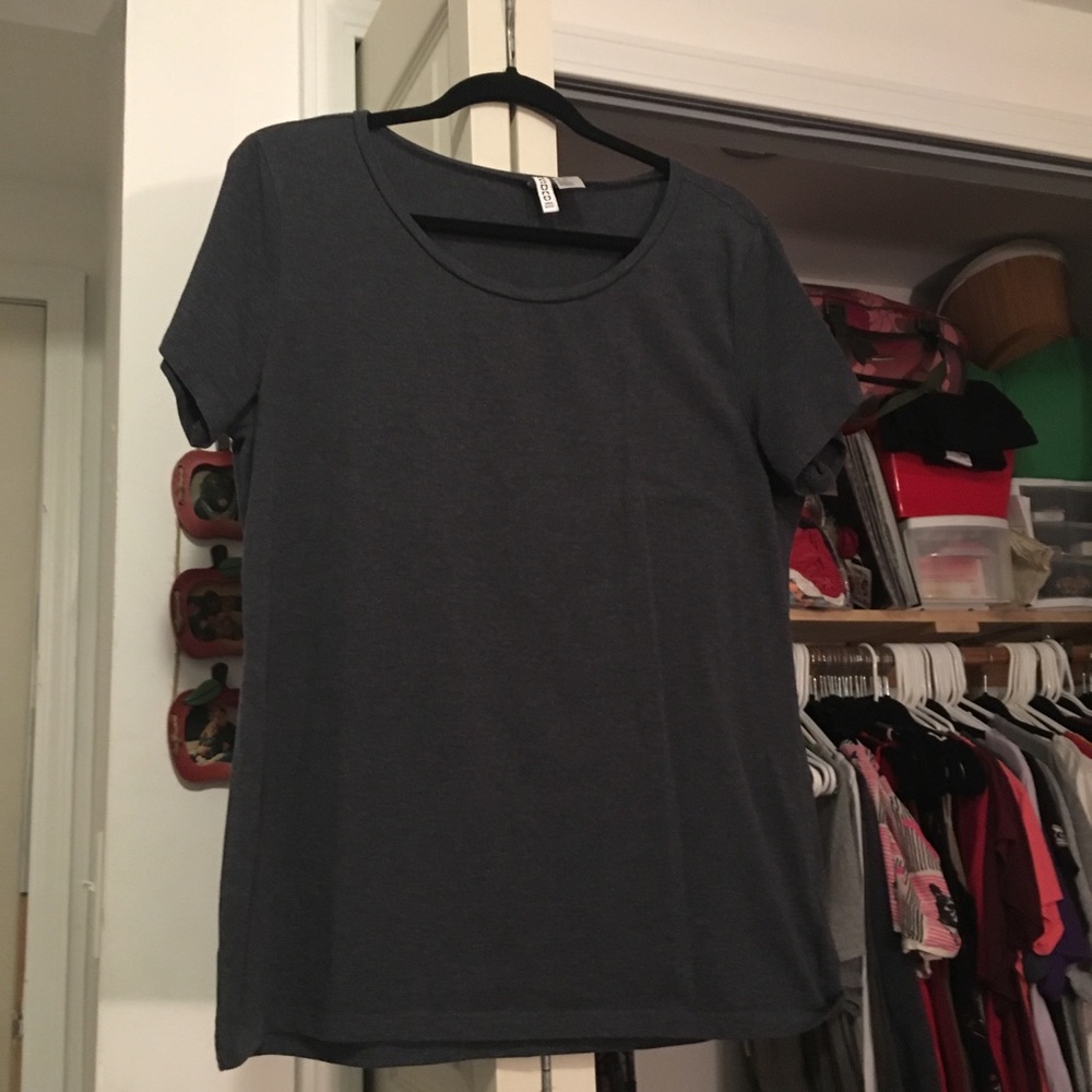 ⚡️⚡️H&M divided plain blue tee